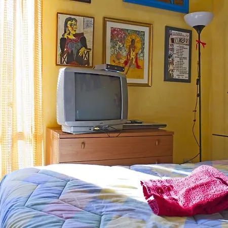 Emma House Yellow Guest house *