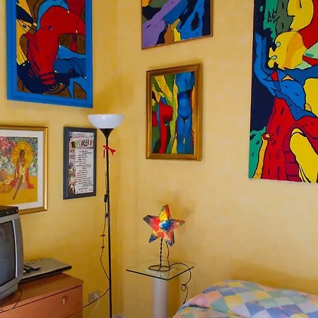 Guest house Emma House Yellow *